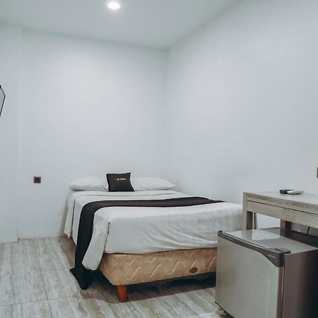 Ds Colive Layur Kota Lama 세마랑 외부 사진